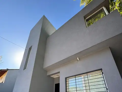 CASA MODERNA EN VENTA, BELLA VISTA