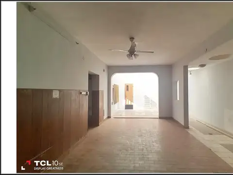 LARREA 2408 - CASA 2/3 DORM. C/PATIO CUBIERTO y TERRAZA