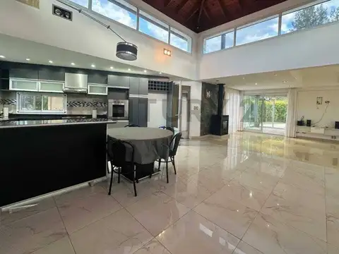 Casa en Alquiler 5 ambientes en Malibú, Canning