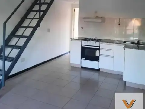 Depto Tipo Casa en Venta en Castelar, USD 80.000