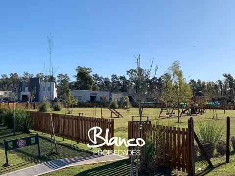 Terreno Lote  en Venta en Santo Tomas - Pilar - Cerca del Ingreso al Barrio