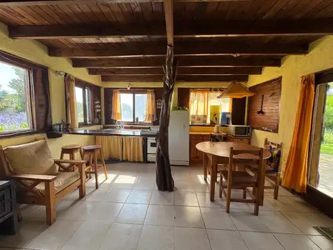 Casa 3 ambientes con 1 baño