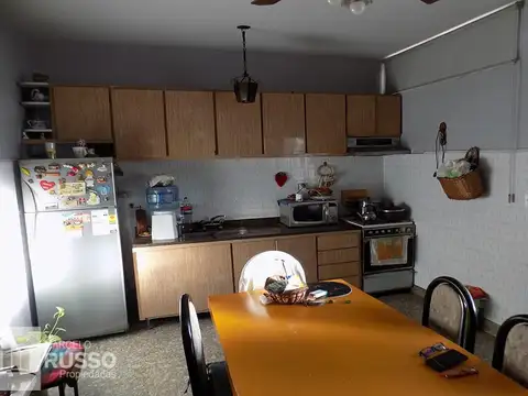 CHALET 4 AMBIENTES – CIUDAD TESEI CENTRO