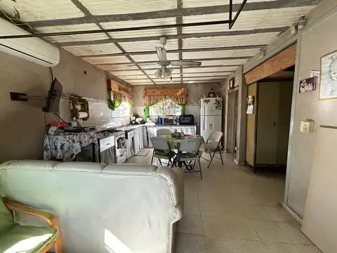 Casa 2 ambientes con 1 baño