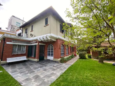 Especatacular casa en la mejor zona de Olivos