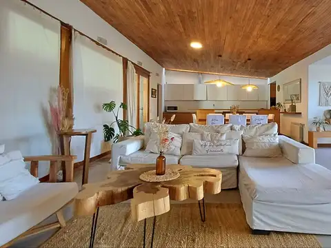 Casa 5 ambientes con 5 baños