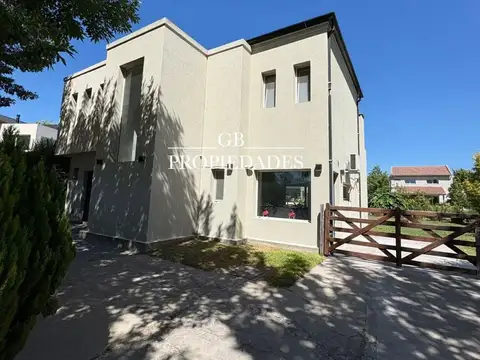 Casa en Alquiler de 3 dormitorios