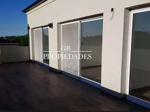 Casa 5 ambientes con 3 baños