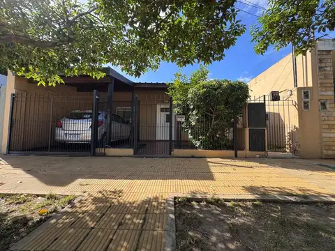 CASA EN VENTA EN SAN ANTONIO DE PADUA CON DEPARTAMENTO
