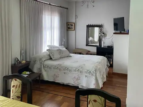 Casa en Alquiler en Lomas del Mirador, $ 2.300.000