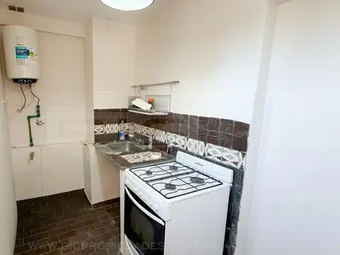 Departamento en Alquiler en Monte Castro, $ 480.000