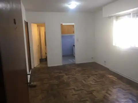 DTO.1 AMB.COC. SEPAR .LATER.VTA. A LA CALLE SUPER LUMIN. EXP. $ 3.000.- NO NUEVO PERO IMPECABLE 