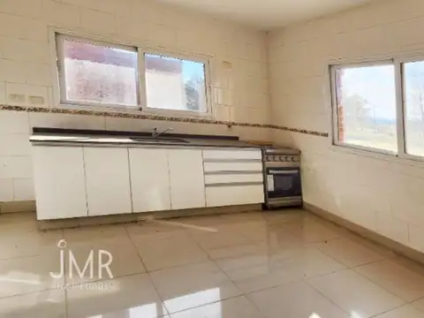 Casa 4 ambientes con 4 baños
