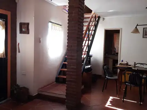 AMPLIA PROPIEDAD EN BARRIO COUNTRY CLUB LOGARITMO IBARLUCEA.