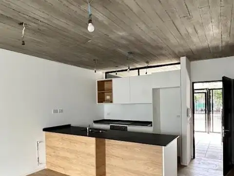 Depto Tipo Casa en Venta 1 año
