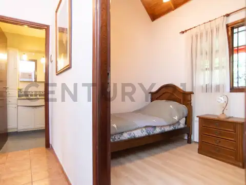 Casa en Venta con 3 cocheras