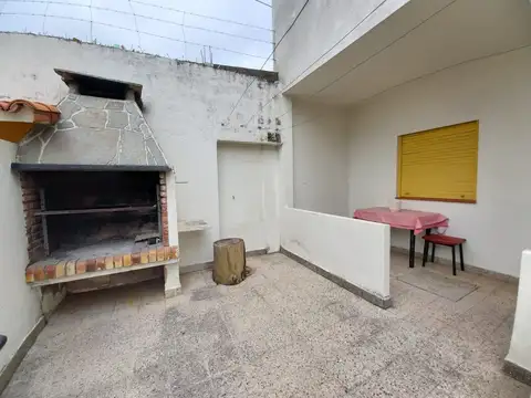 Depto Tipo Casa en Venta 50 años