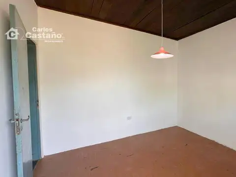 Casa 3 ambientes con 1 baño