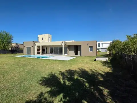 Casa en Alquiler de 3 dormitorios