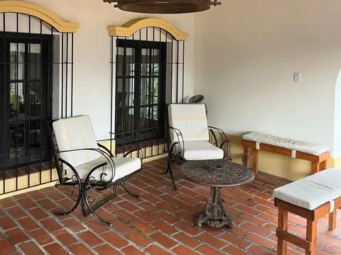 Casa 4 ambientes con 4 baños