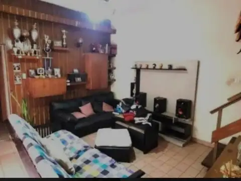 Depto Tipo Casa en Venta de 4 ambientes