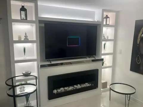 Manuel García al 1000 Barrio River, Núñez. Casa reciclada totalmente. 260 m2. Sin expensas. 3 plantas. 3 dormitorios. 3 baños. Suite. Garage cubierto. Terraza. Quincho. Se vende amoblada y equipada.