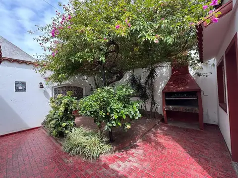 VENTA CASA CON PATIO Y PARRILLA EN VILLA DOMINICO
