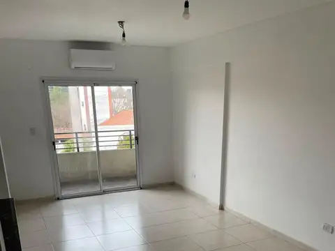 Departamento en Alquiler en Tapiales, $ 450.000
