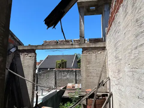 V. CELINA CALLE MEDINA 100