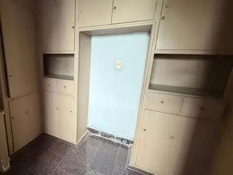 Se vende casa céntrica, 3 dorm.+cochera. - VT