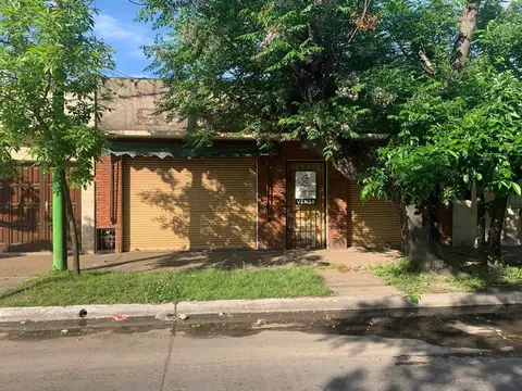 VENTA CASA + 2 LOCALES JOSE C. PAZ IDEAL INVERSOR.