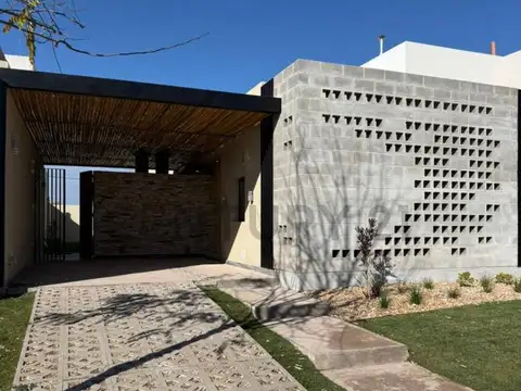 Casa en Alquiler en Terrazas Park, USD 1.200