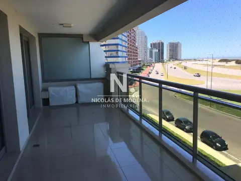 Apartamento en venta de 3 dormitorios en Torre Imperiale , Punta del este 
