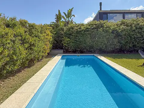 Casa en Alquiler Temporal con 3 cocheras