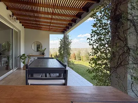 Casa en Alquiler Temporal en Barbarita, USD 5.000