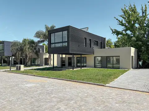 Casa de 2 dormitorios a estrenar en complejo de casas en Funes