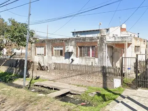 Casa 4 Amb. con Jardín y Patio