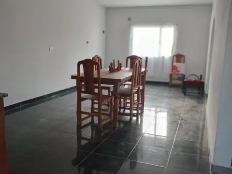 Alquilo casa amoblada para empresa.