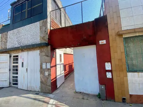 CASA  DE PASILLO VENTA LA TABLADA 2 DORMITORIOS