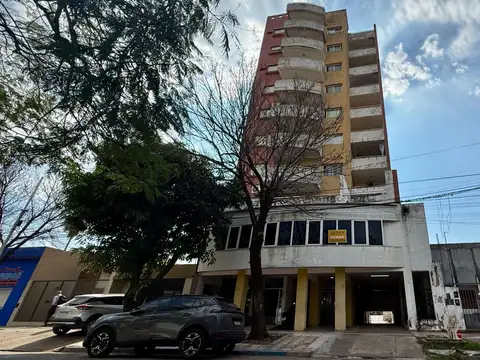 Impecable piso con ingreso independiente en microcentro!