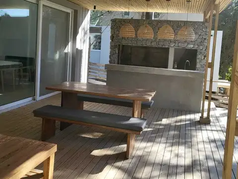 Casa en Alquiler Temporal con 1 cochera