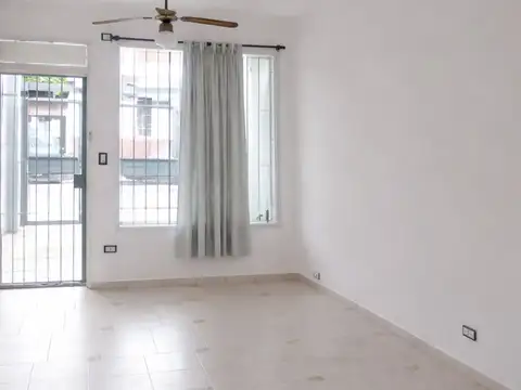 Depto Tipo Casa en Venta de 2 ambientes