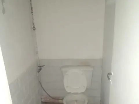 Excelente local en alquiler - Moreno