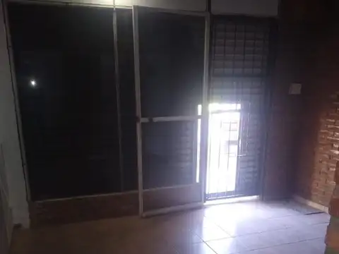 Excelente local en alquiler - Moreno 