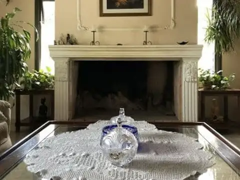 EXCLUSIVA PROPIEDAD EN BARRIO "COUNTRY VISTALBA