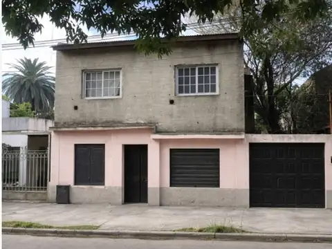 LOTE CON CASA 5 AMB EN VENTA EN BERAZATEGUI