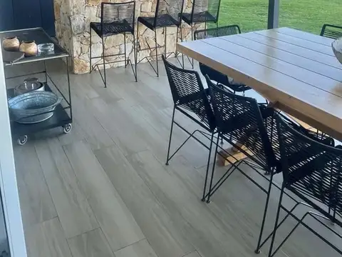 Casa 5 ambientes con 3 baños