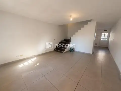 Depto Tipo Casa en Alquiler en Villa Ballester, $ 1.000.000