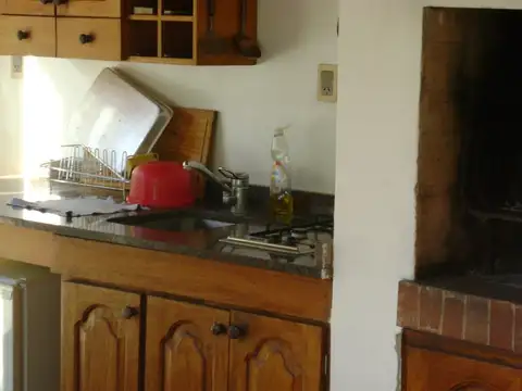 OPORTUNIDAD REVALUADA , CASA EN COUNTRY EN MUY BUEN ESTADO