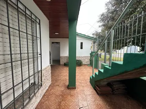 Casa en Alquiler en Bernal Oeste, $ 700.000